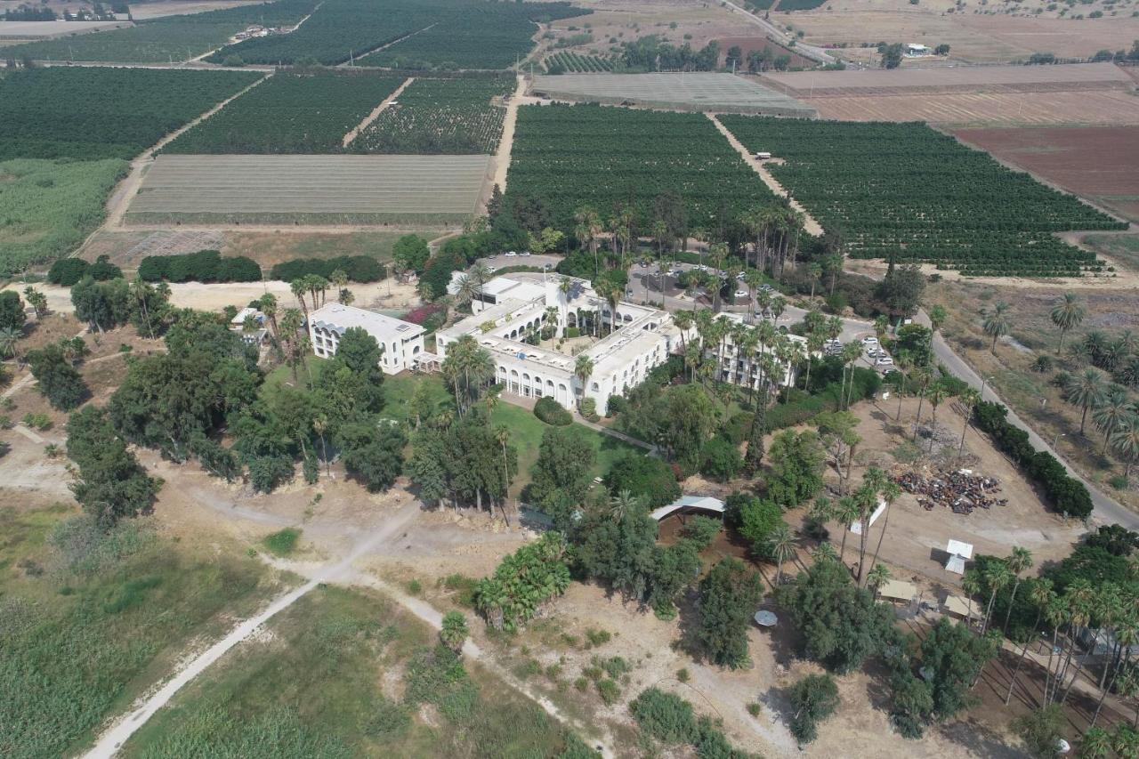 Hi - Karei Deshe Hostel Khirbet Minim Exterior photo